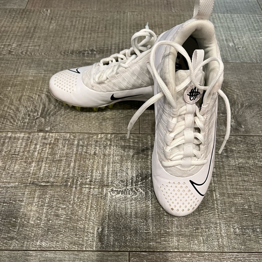 Nike Air Zoom Pegasus 35 TB in Platinum and Grey